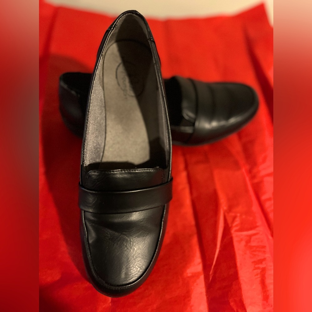 Life Stride Mala Loafers! Used in Excellent Condition!